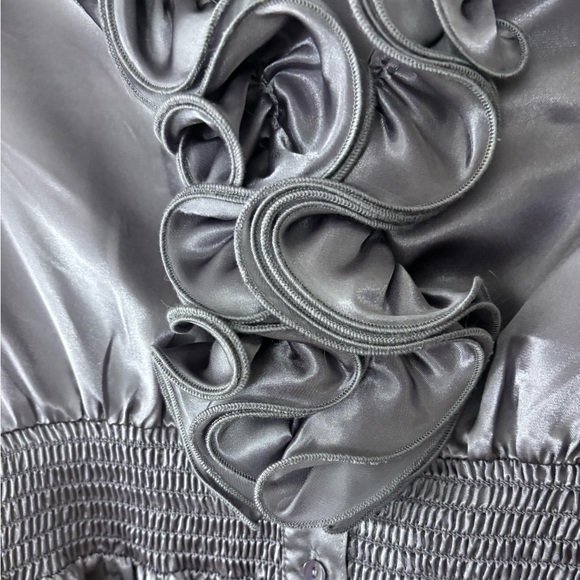 Lavender Amy Byer Top with Ruffled neckline detailing Size M - Picture 3 of 5